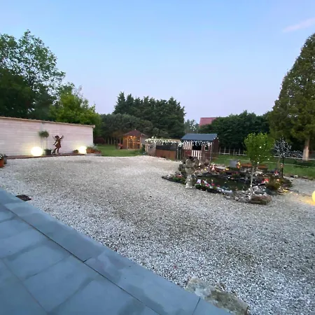 Le Chateau De Frankie Spas-saunas Bed & Breakfast