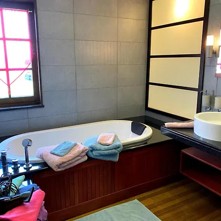 לינה וארוחת בוקר Le Chateau De Frankie Spas-saunas 3*